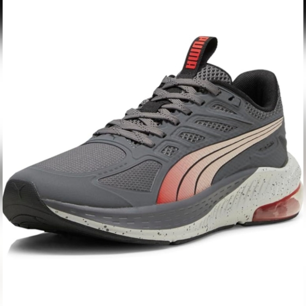 Men’s PUMA Sneakers new with tags